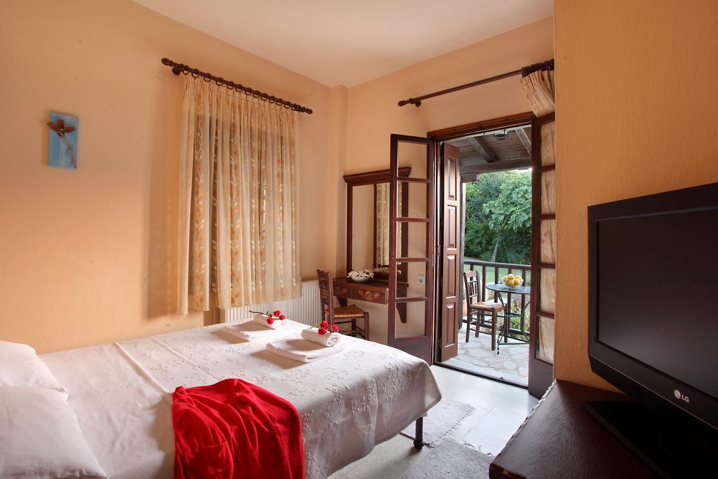 Hotel Stilvi Tsagkarada Habitación foto